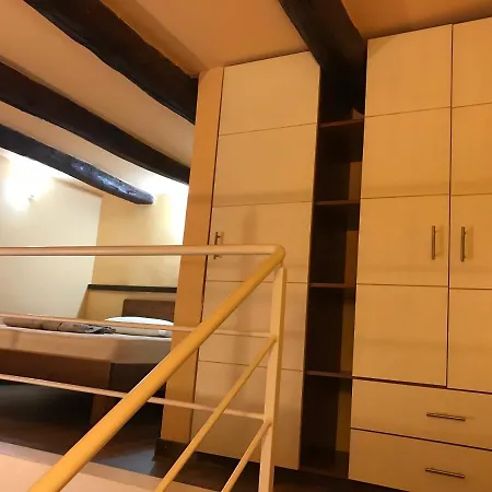 Montesantobed Naples